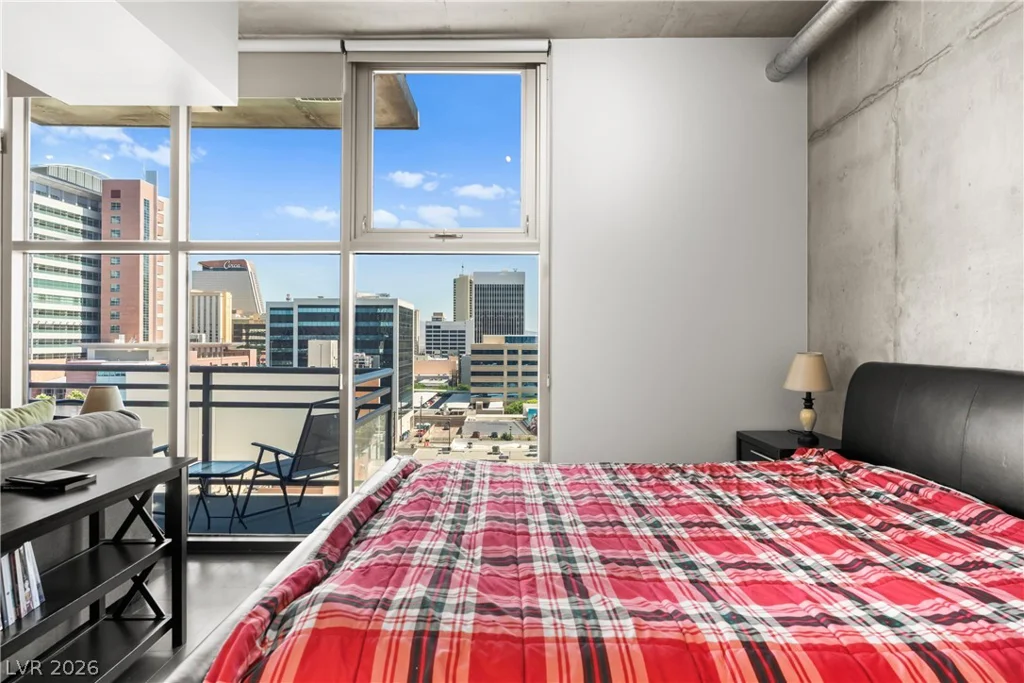 353 Bonneville, Las Vegas, NV 89101