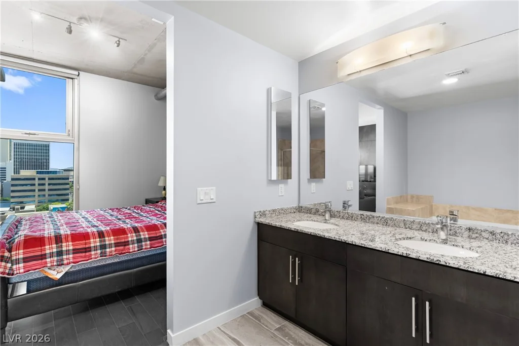 353 Bonneville, Las Vegas, NV 89101