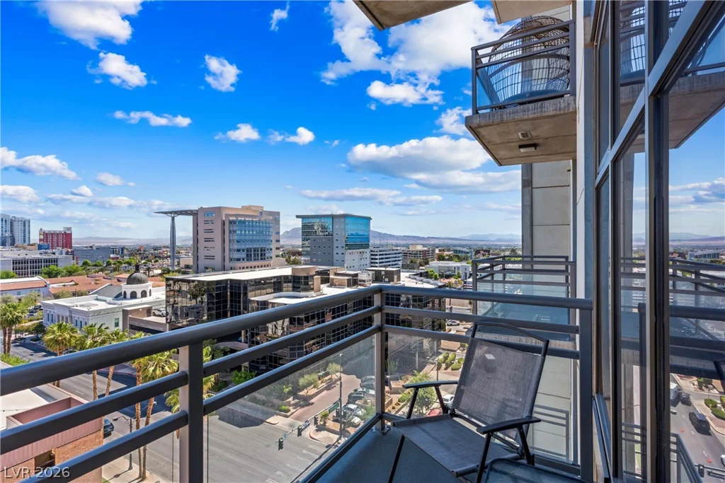 353 Bonneville, Las Vegas, NV 89101