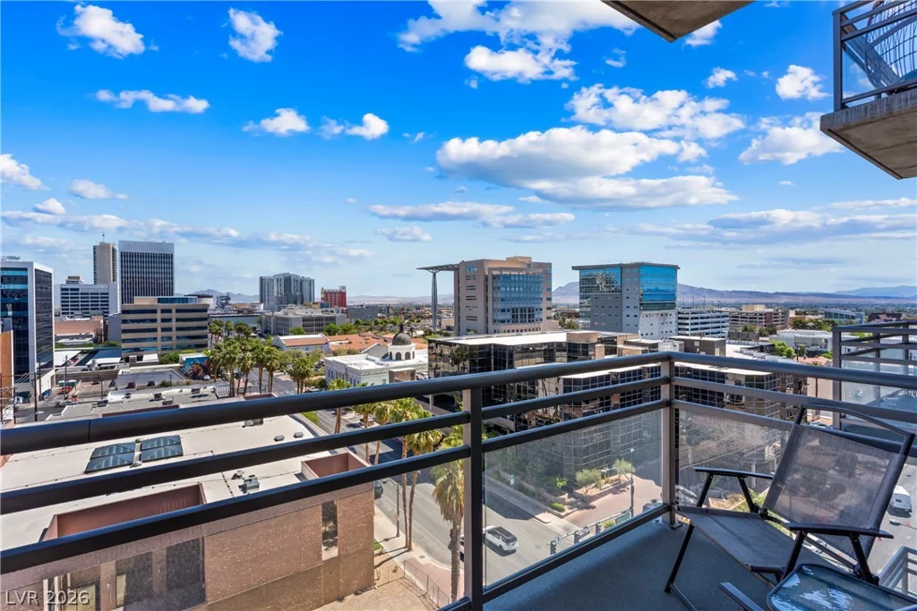 353 Bonneville, Las Vegas, NV 89101