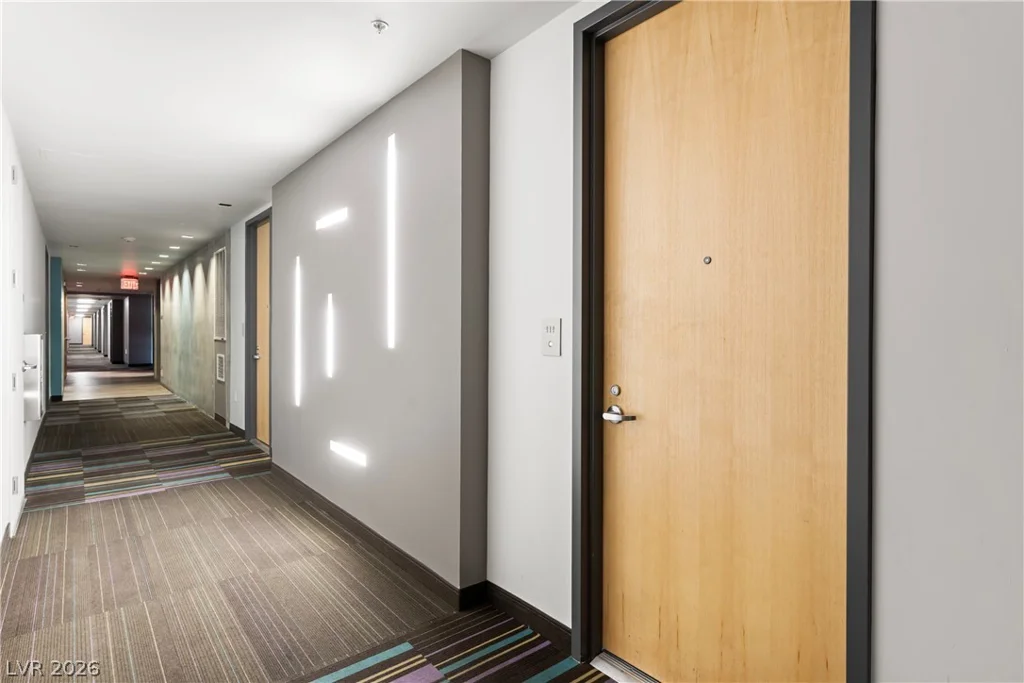 353 Bonneville, Las Vegas, NV 89101