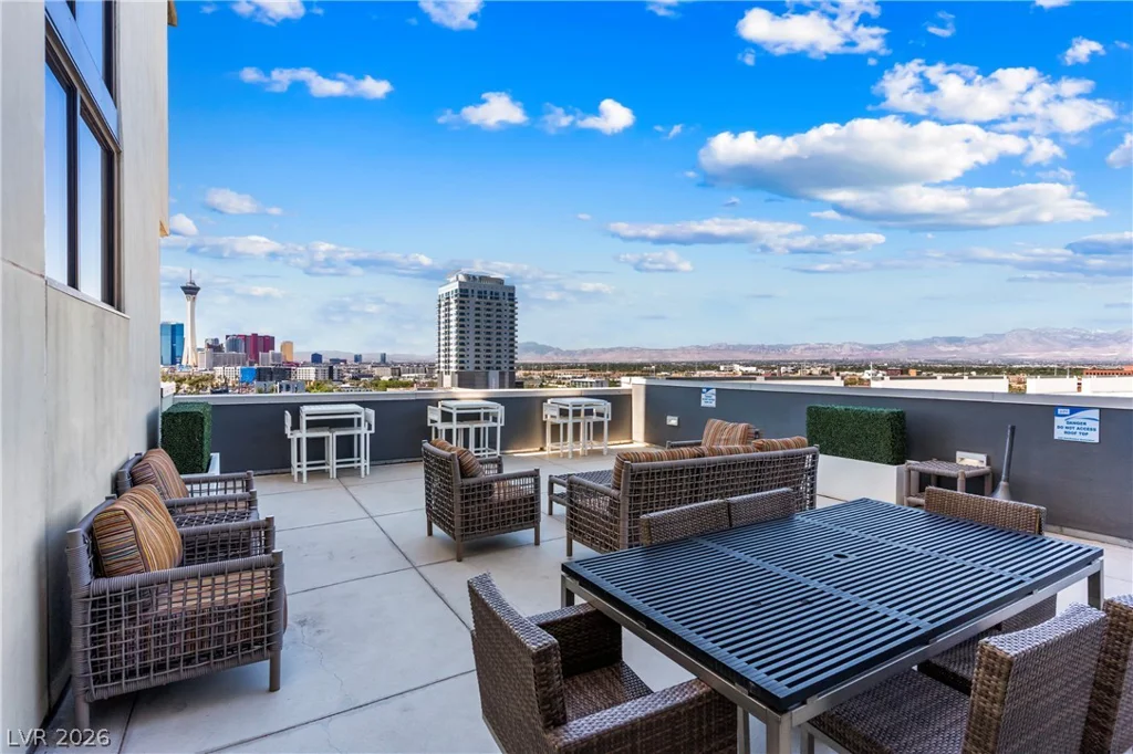 353 Bonneville, Las Vegas, NV 89101