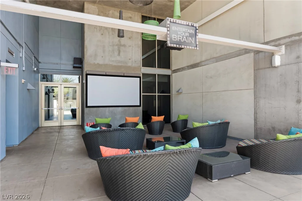 353 Bonneville, Las Vegas, NV 89101