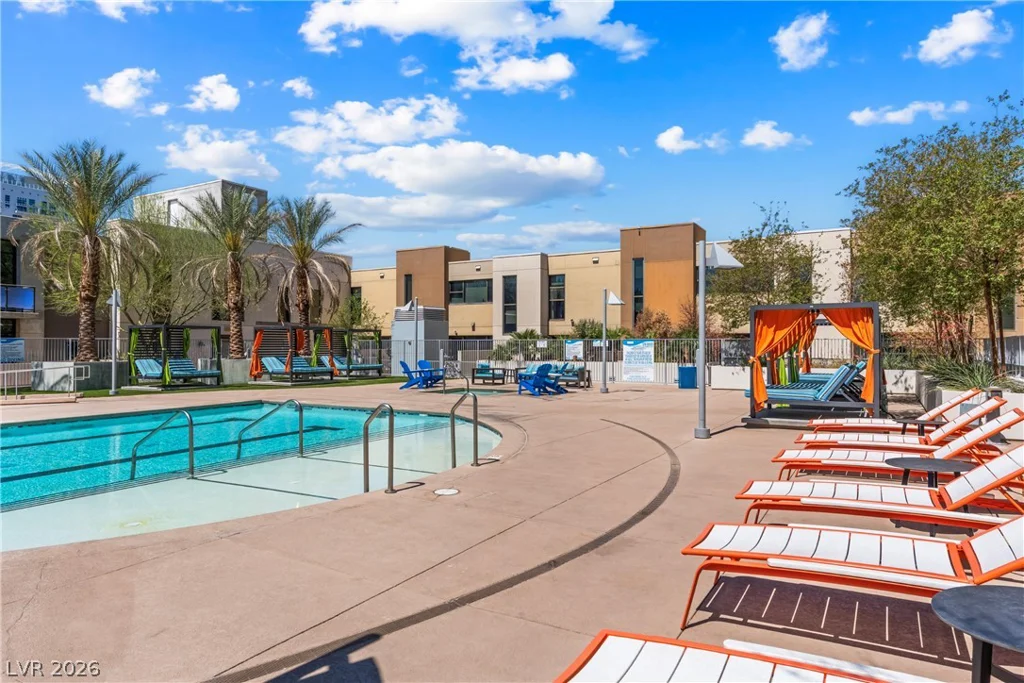 353 Bonneville, Las Vegas, NV 89101