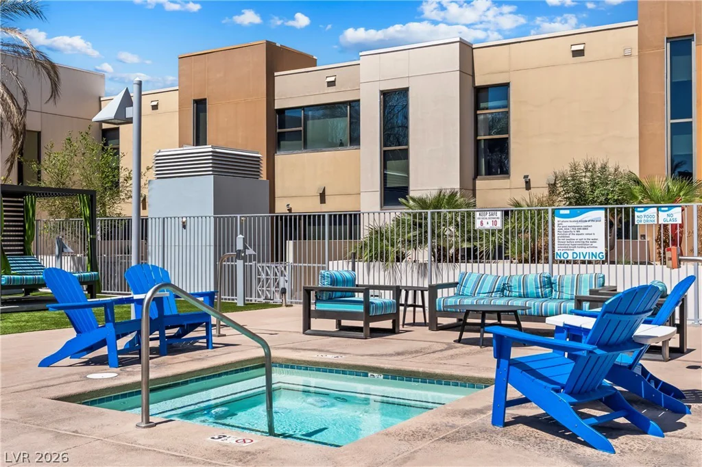 353 Bonneville, Las Vegas, NV 89101