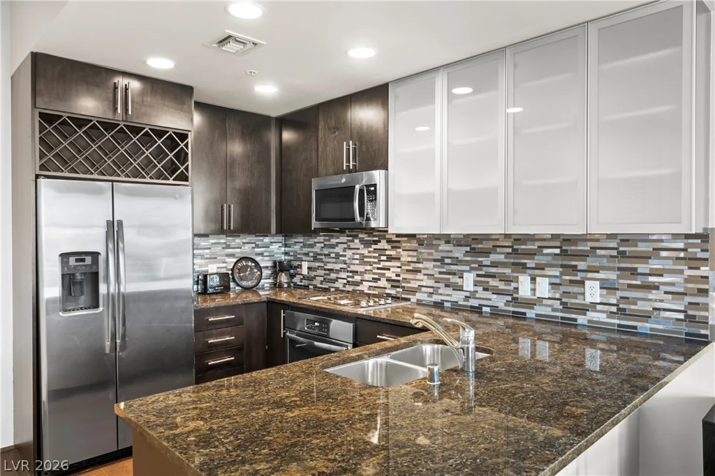 353 Bonneville, Las Vegas, NV 89101