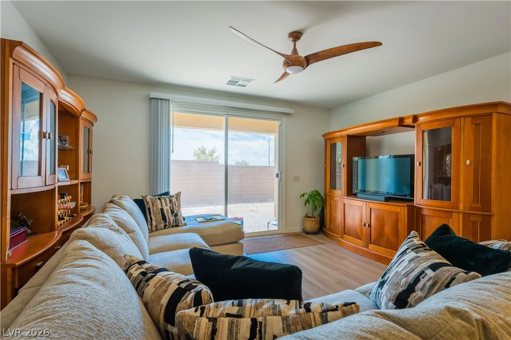 6729 Drapemaster, Las Vegas, NV 89156