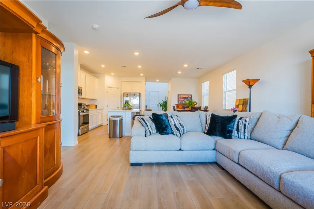 6729 Drapemaster, Las Vegas, NV 89156