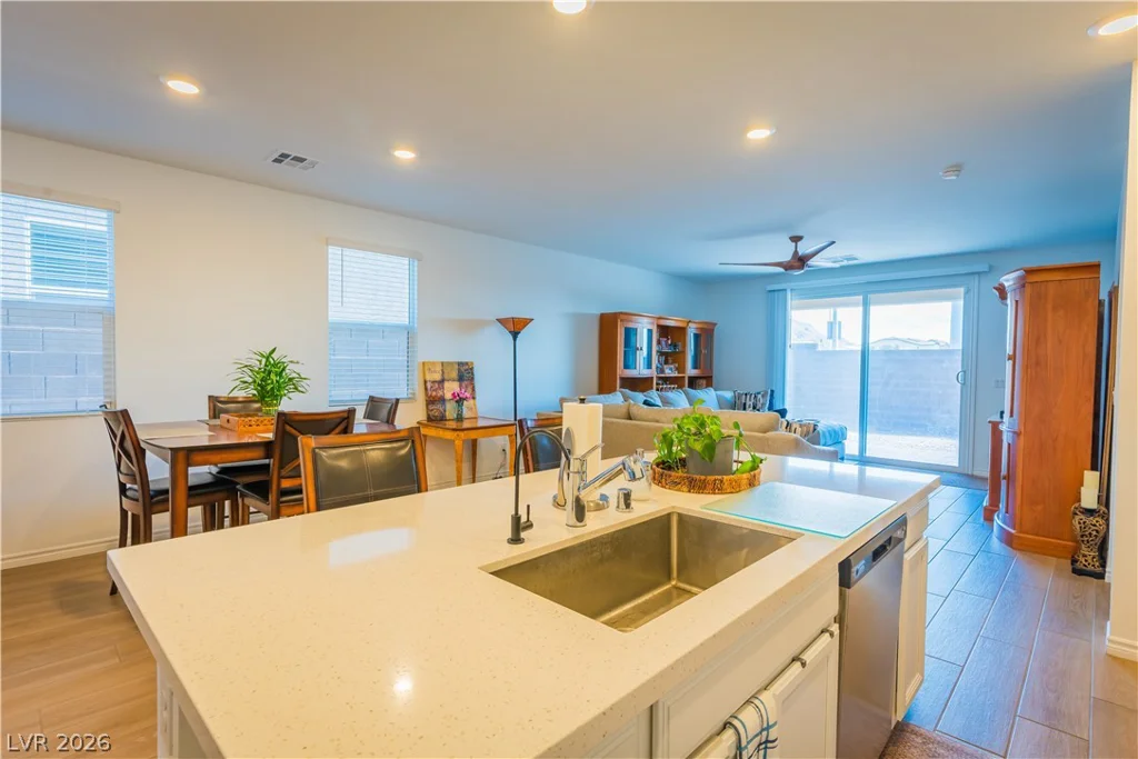 6729 Drapemaster, Las Vegas, NV 89156