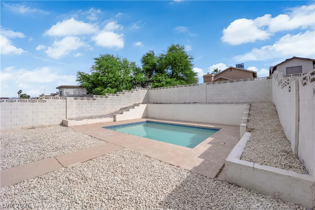 522 Tabony, Henderson, NV 89011