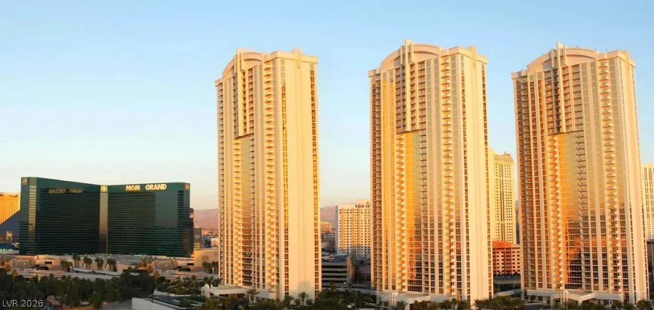 145 Harmon, Las Vegas, NV 89109