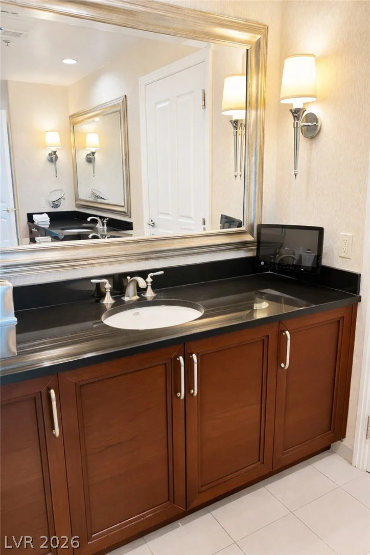 145 Harmon, Las Vegas, NV 89109