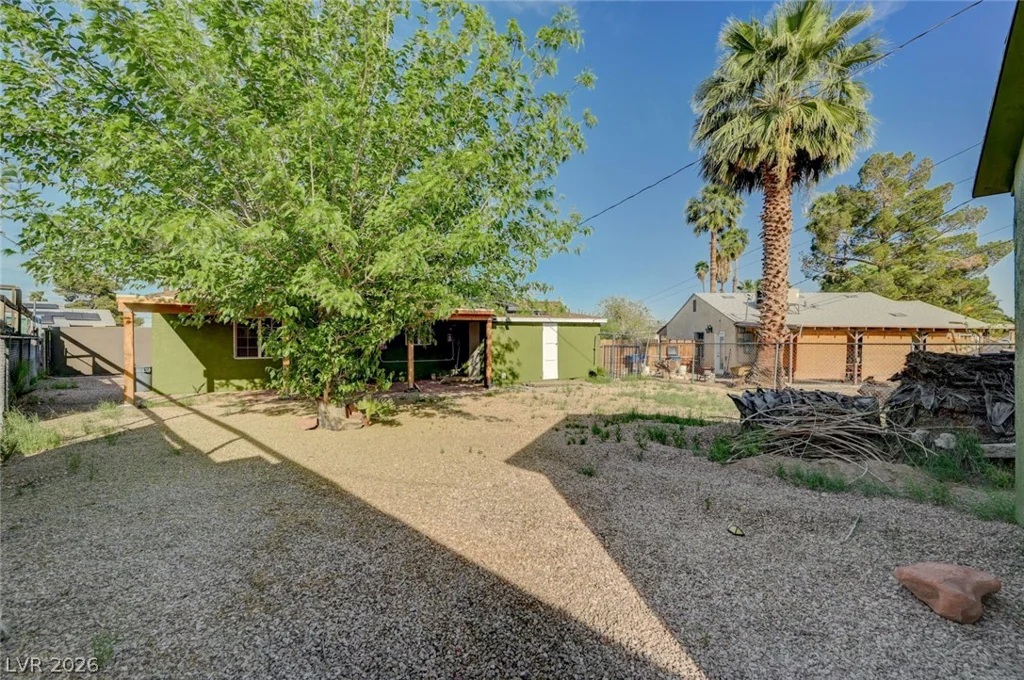 1720 Carson, Las Vegas, NV 89101