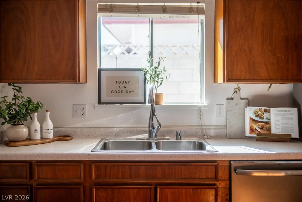 6208 Cromwell, Las Vegas, NV 89107