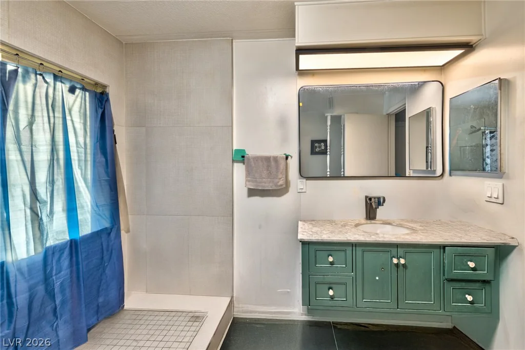 80 Vegas Valley, Pahrump, NV 89048