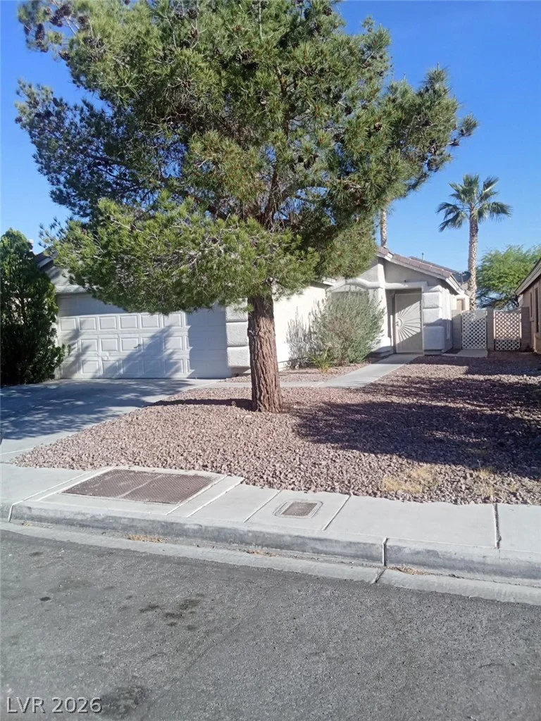 1032 Silver Creek, Las Vegas, NV 89183