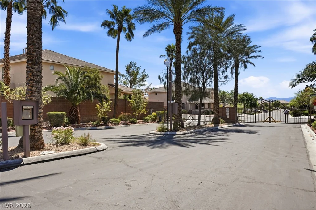 728 Lava Falls, Las Vegas, NV 89110