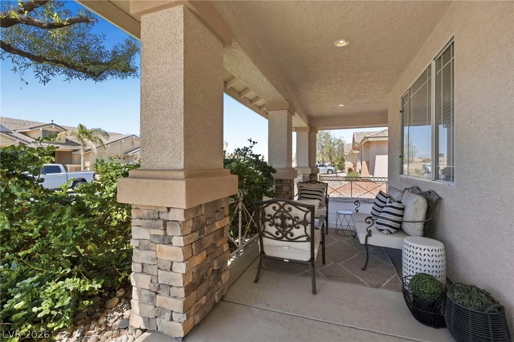 728 Lava Falls, Las Vegas, NV 89110