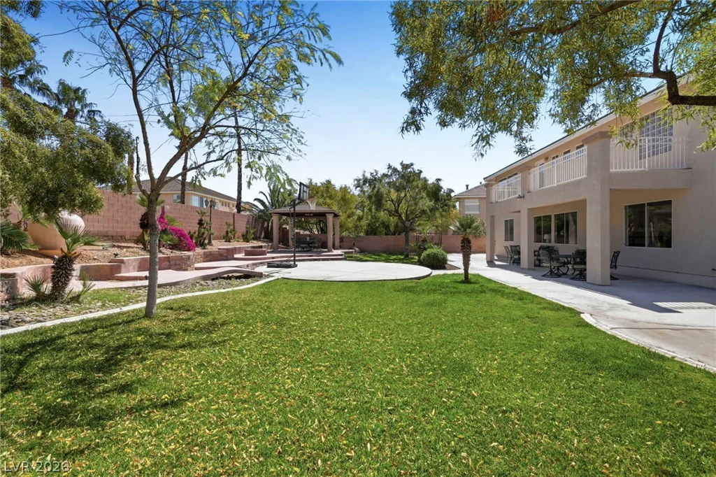 728 Lava Falls, Las Vegas, NV 89110
