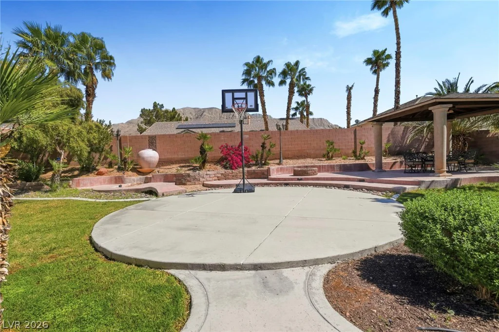 728 Lava Falls, Las Vegas, NV 89110