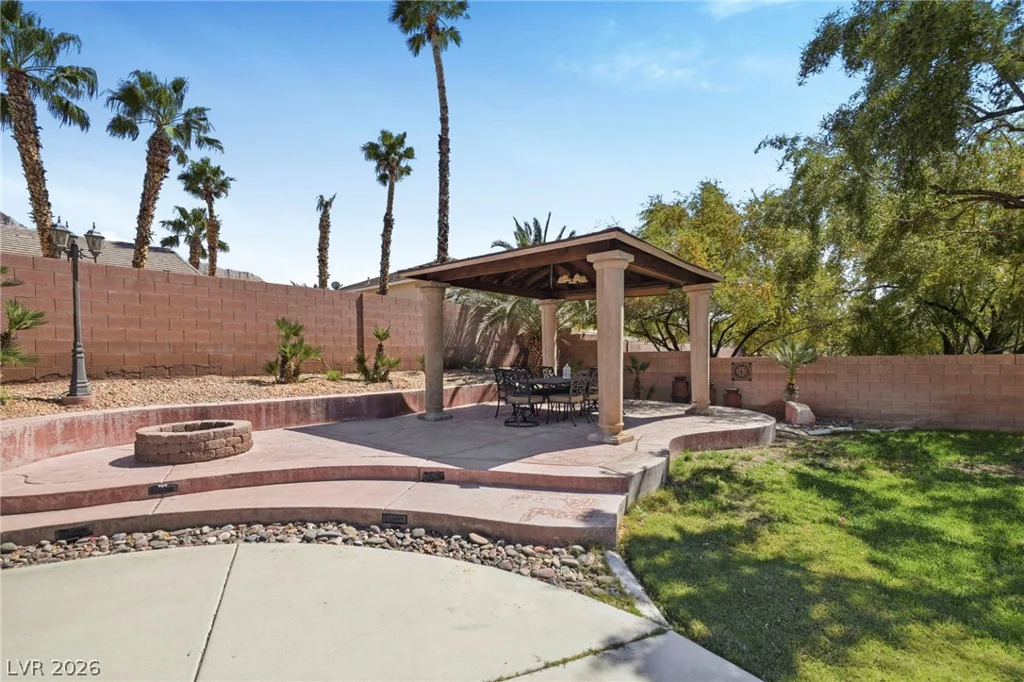 728 Lava Falls, Las Vegas, NV 89110