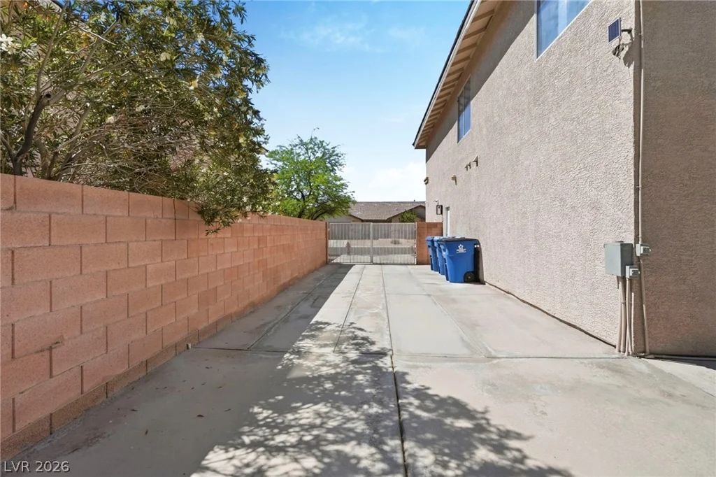 728 Lava Falls, Las Vegas, NV 89110
