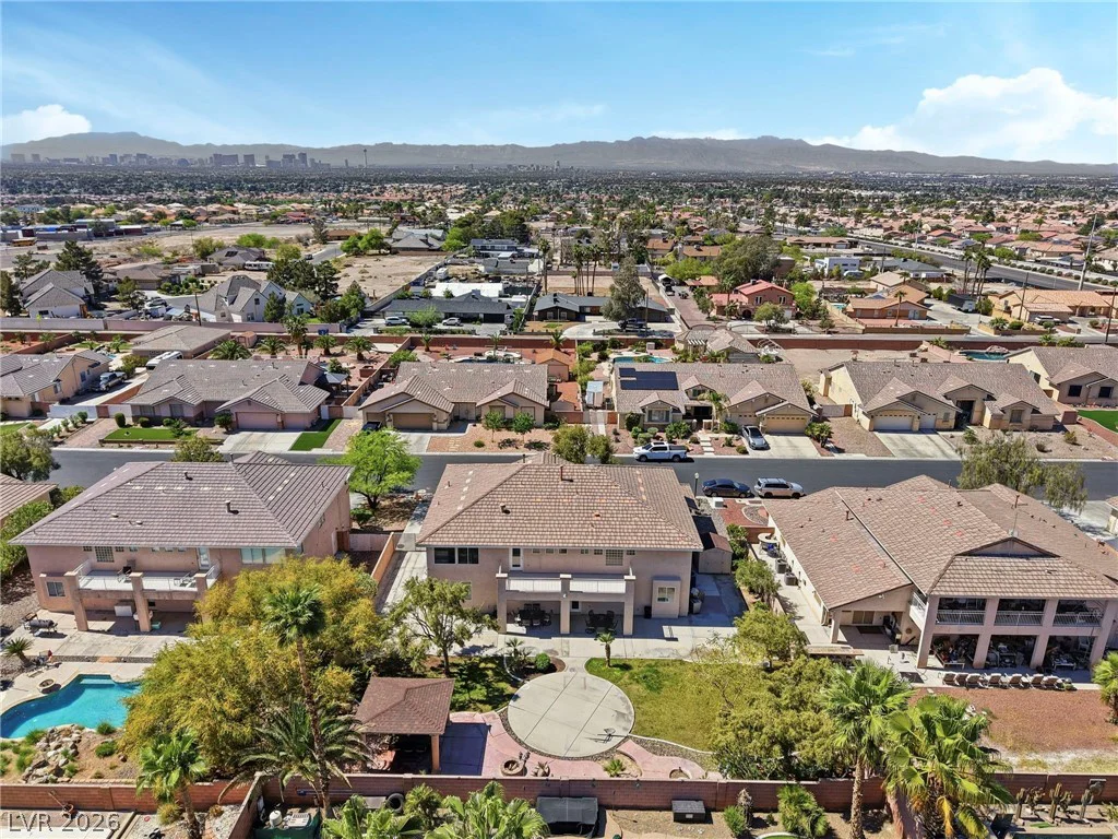 728 Lava Falls, Las Vegas, NV 89110