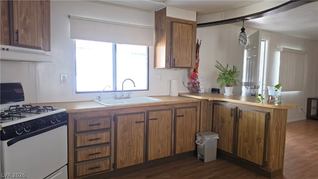 4633 Royal Ridge, Las Vegas, NV 89103
