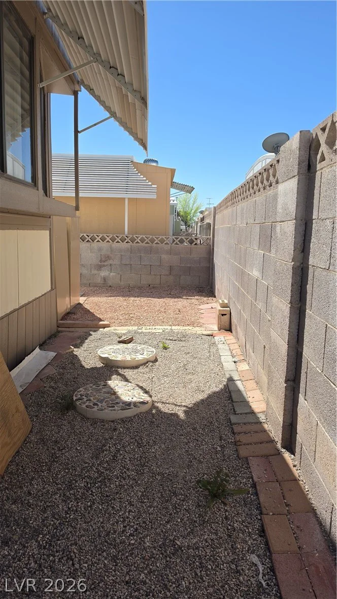 4633 Royal Ridge, Las Vegas, NV 89103