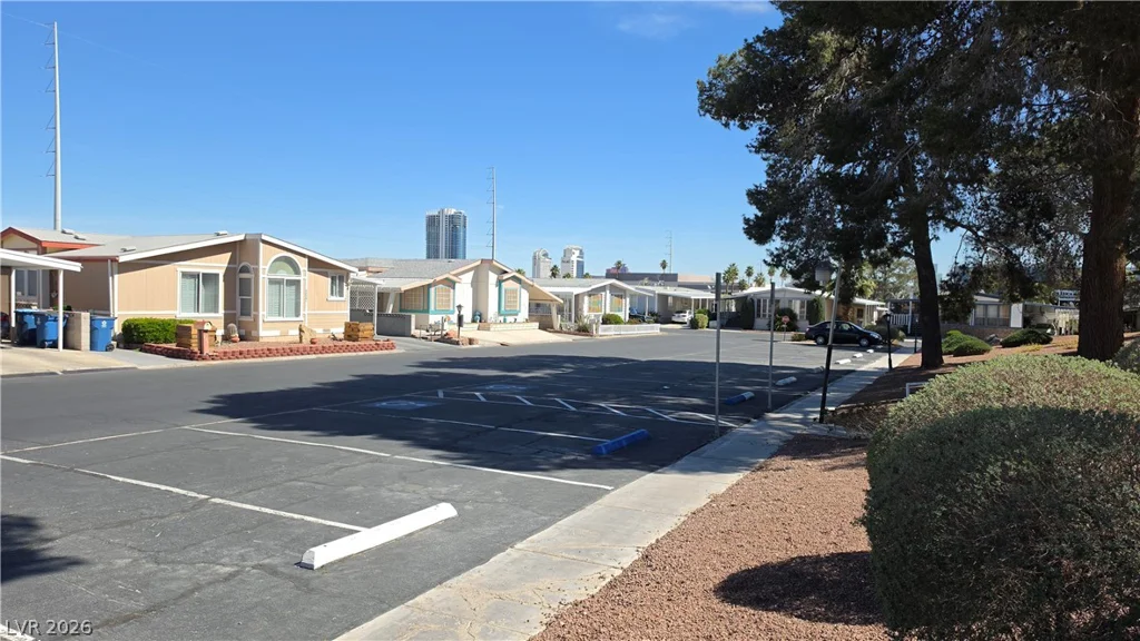 4633 Royal Ridge, Las Vegas, NV 89103