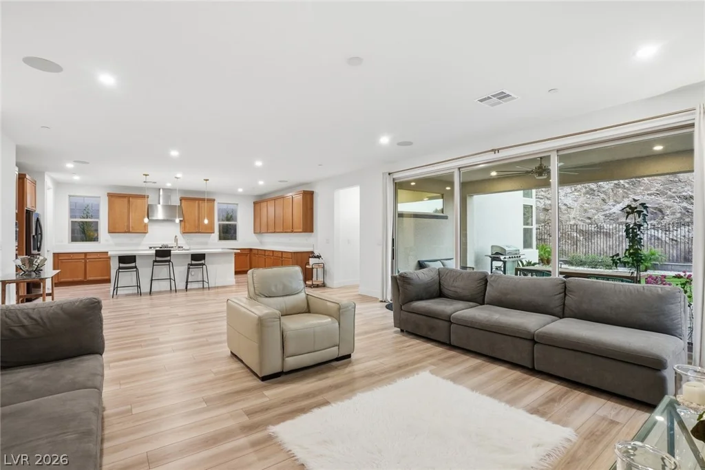 1917 Regal Bluff, Henderson, NV 89052
