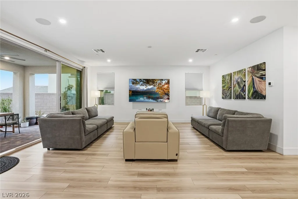 1917 Regal Bluff, Henderson, NV 89052