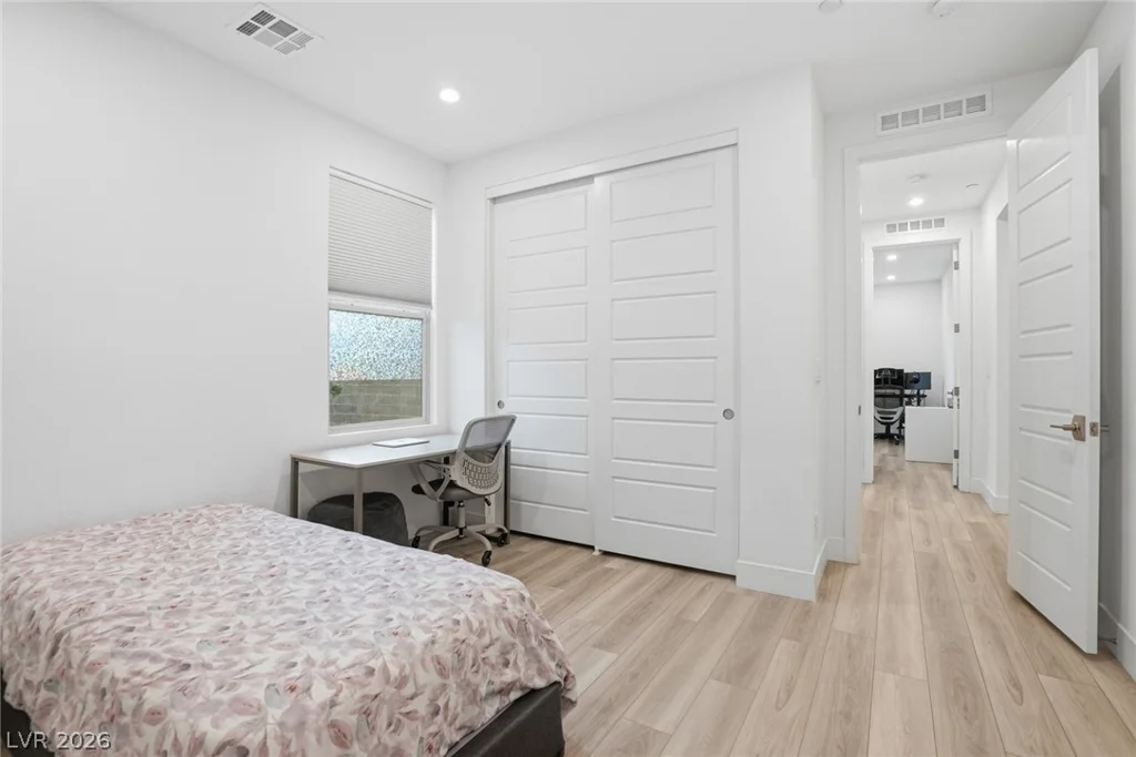 1917 Regal Bluff, Henderson, NV 89052