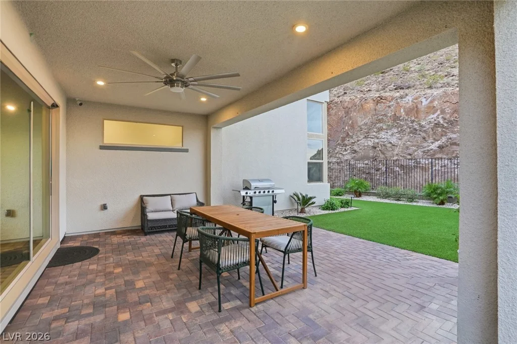1917 Regal Bluff, Henderson, NV 89052