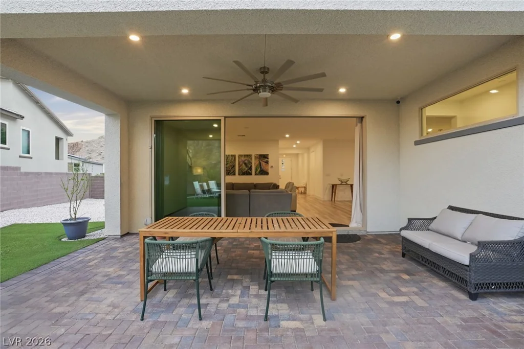 1917 Regal Bluff, Henderson, NV 89052
