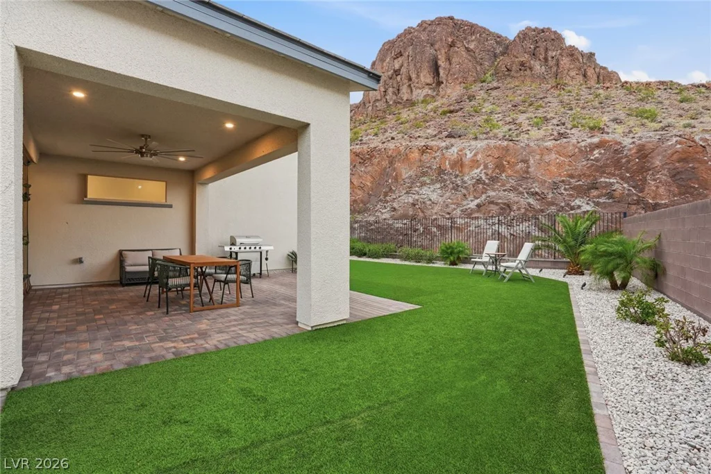 1917 Regal Bluff, Henderson, NV 89052