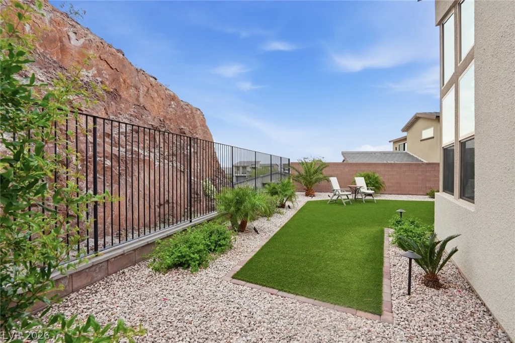 1917 Regal Bluff, Henderson, NV 89052
