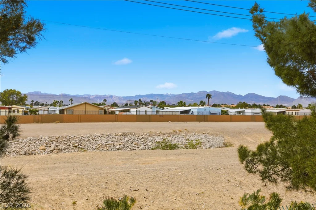 5415 Harmon, Las Vegas, NV 89103