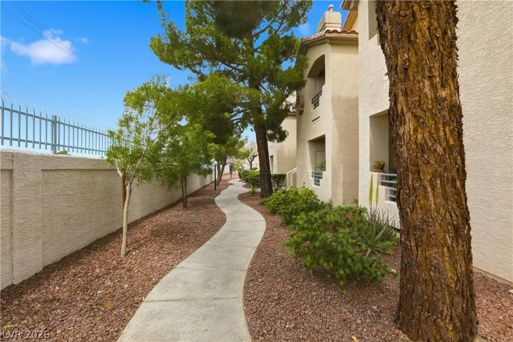 5415 Harmon, Las Vegas, NV 89103