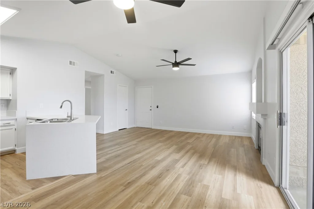 5415 Harmon, Las Vegas, NV 89103