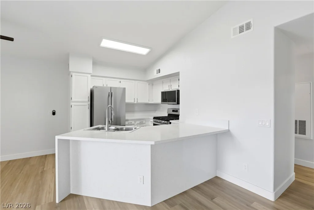 5415 Harmon, Las Vegas, NV 89103