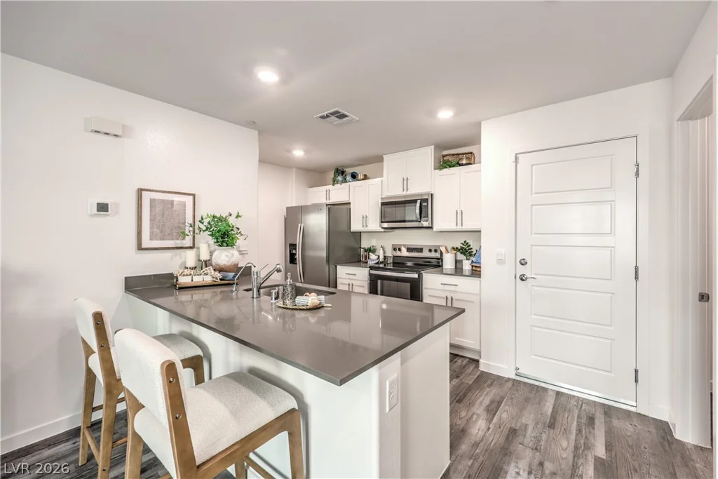 9668 Horseshoe Canyon, Las Vegas, NV 89178