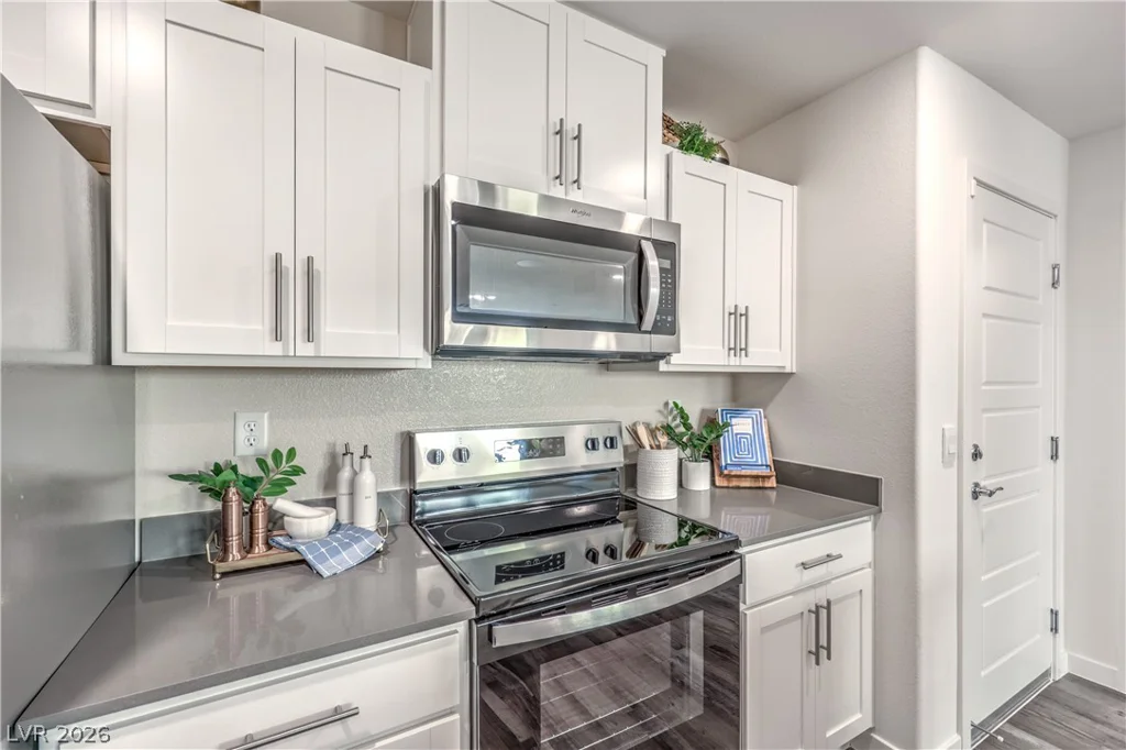 9668 Horseshoe Canyon, Las Vegas, NV 89178