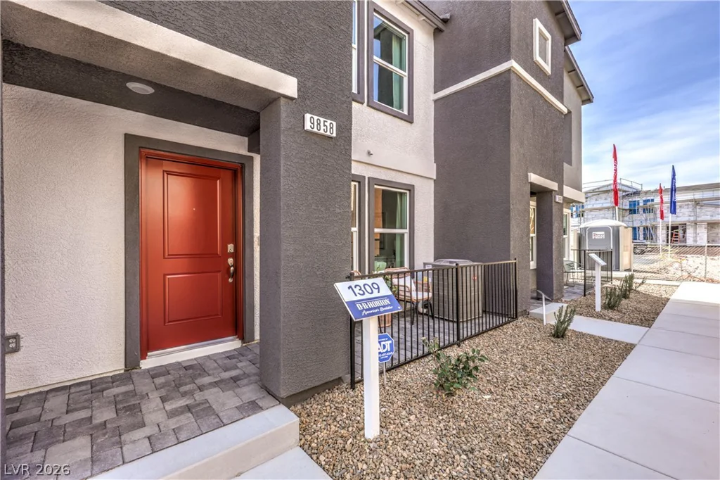 9668 Horseshoe Canyon, Las Vegas, NV 89178