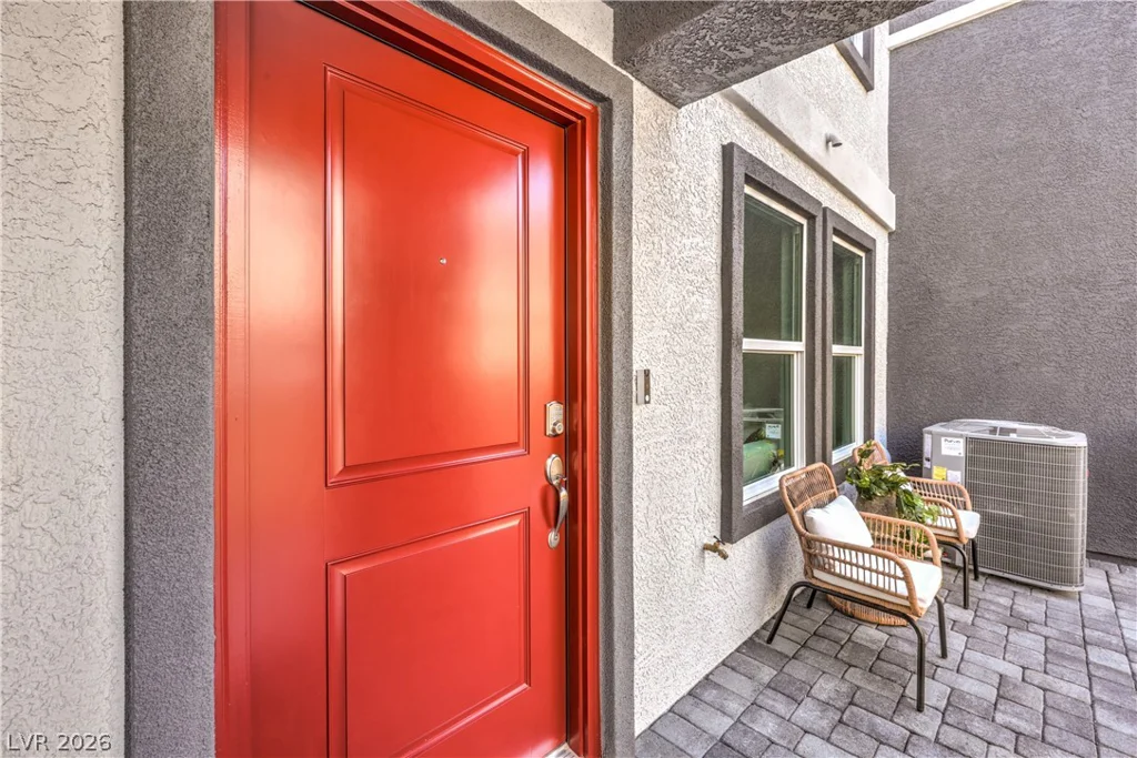 9668 Horseshoe Canyon, Las Vegas, NV 89178
