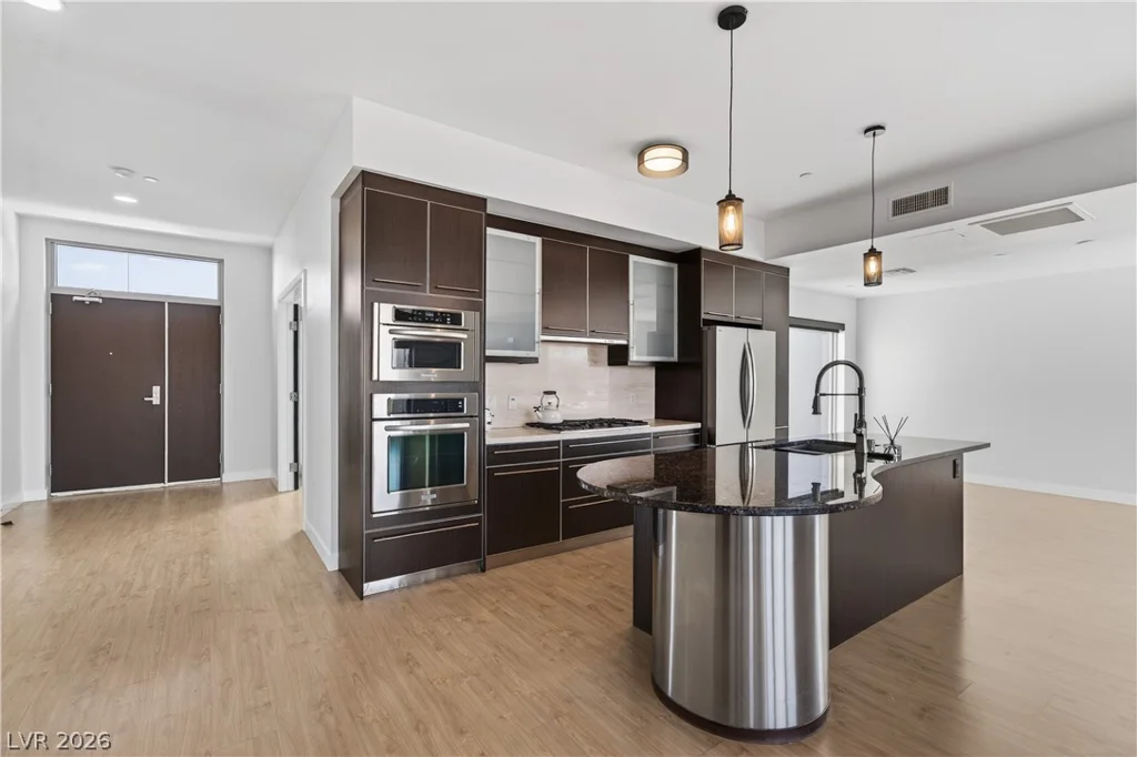 8925 Flamingo, Las Vegas, NV 89147