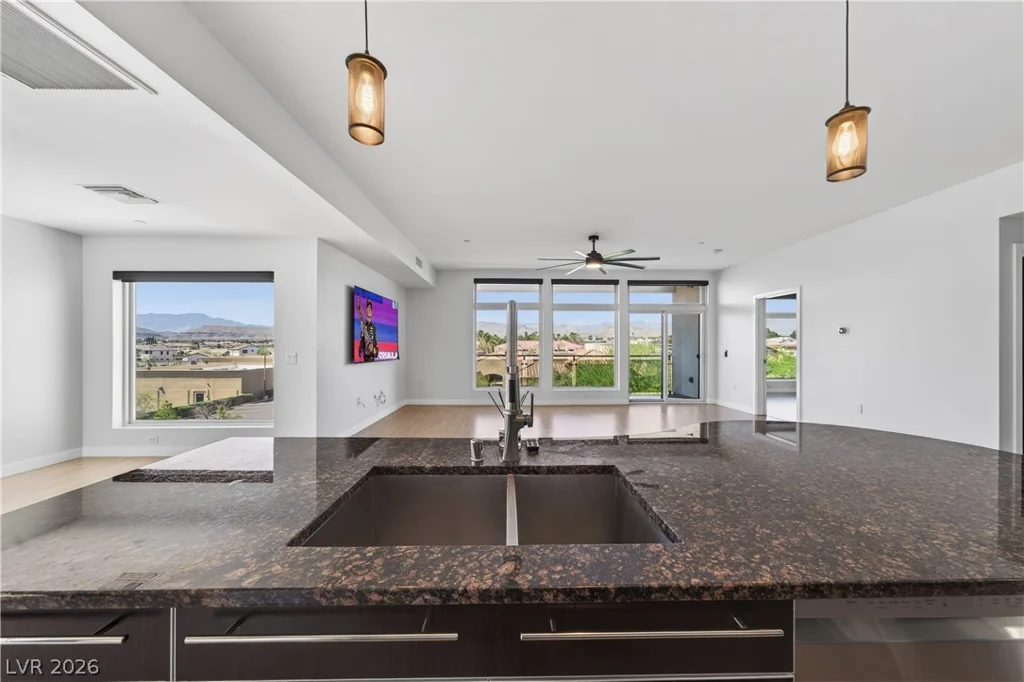 8925 Flamingo, Las Vegas, NV 89147