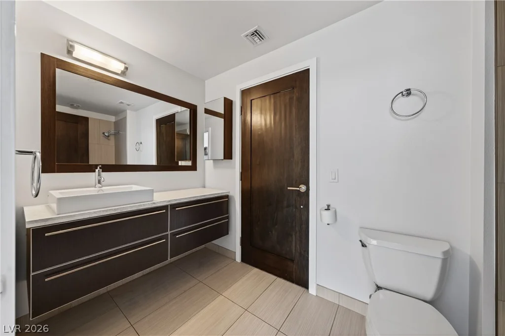 8925 Flamingo, Las Vegas, NV 89147