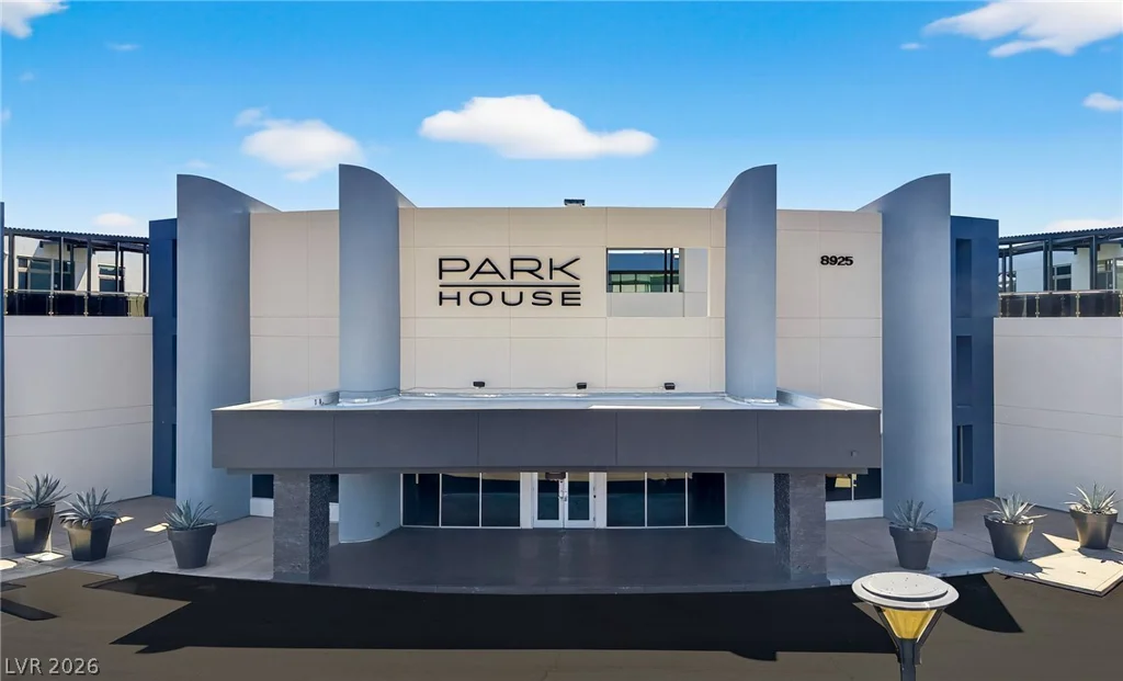 8925 Flamingo, Las Vegas, NV 89147