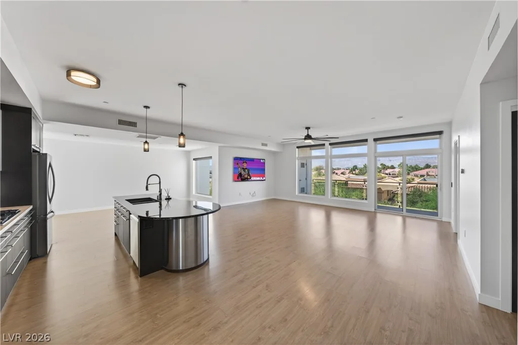8925 Flamingo, Las Vegas, NV 89147